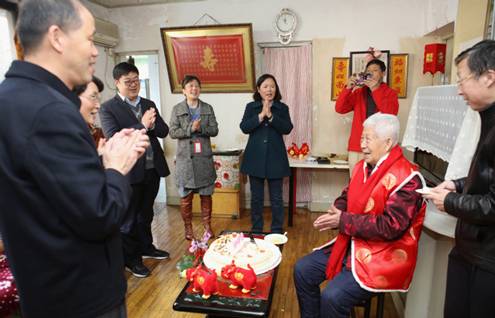 https://news-ecust-edu-cn-s.sslvpn.ecust.edu.cn:8118/_upload/article/images/ea/69/6a4905cb4f8c8023337814f8e6ce/f960e3f8-3c8f-4bf2-bcbb-da4bda0d47ac.jpg